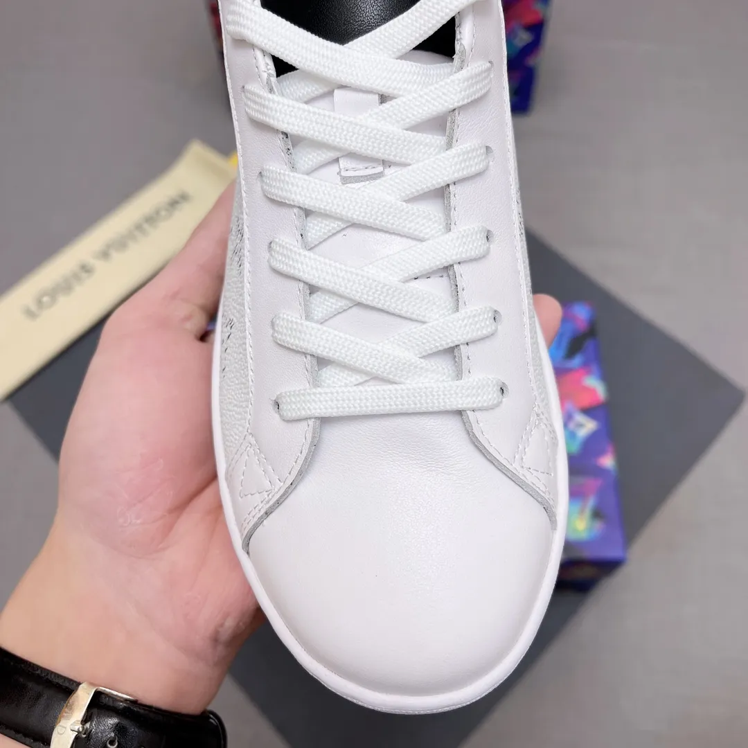 p360 🙏LV men's shoes official website has launched the latest 1:1 copy, synchronized with Hong Kong counters, and on the same catwalk; all "🍡🍡, the rubber outsole is non-slip and wear-resistant; the fabric is made of first-layer cowhide and 3D printing, sheepskin lining, comfortable to wear, attractive style, fine workmanship, with simple and neat shoe last JP, showing the boldness and toughness of men, multiple colors available Code numbers 38 to 44, 45 to 46 can be customized. No. 019
